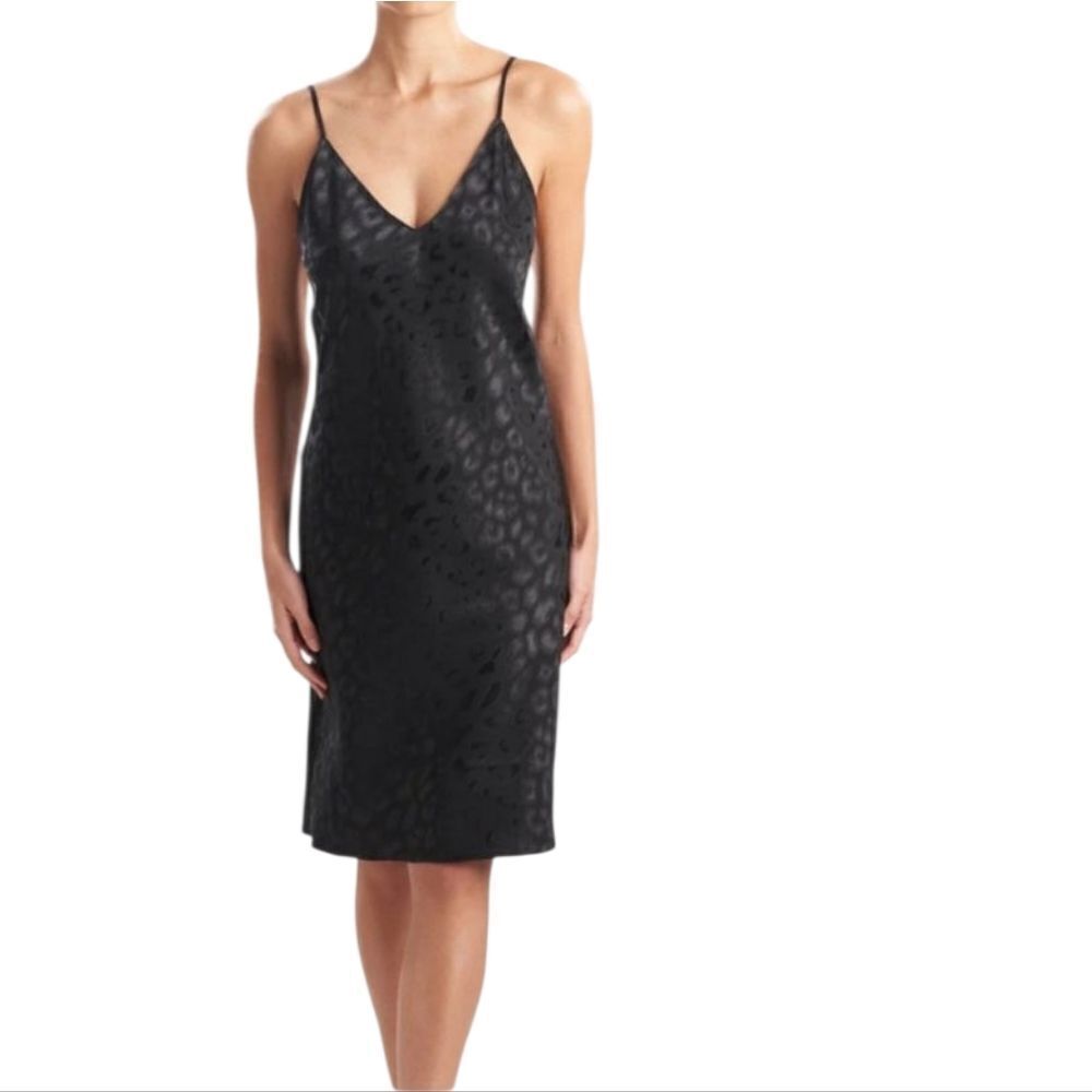 Natori Animal Jacquard Decadence V-Neck Chemise Black Size Small